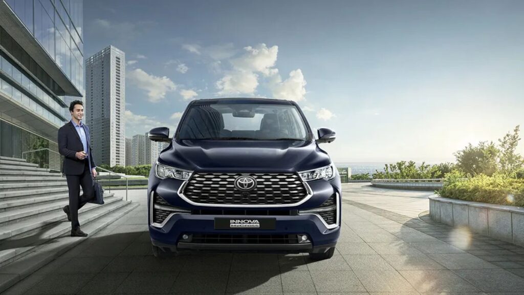Toyota Innova Hycross